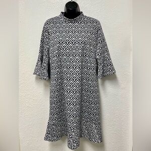 Tyler Boe Black and Gray Geometric Flowy Sleeve Dress Size Medium